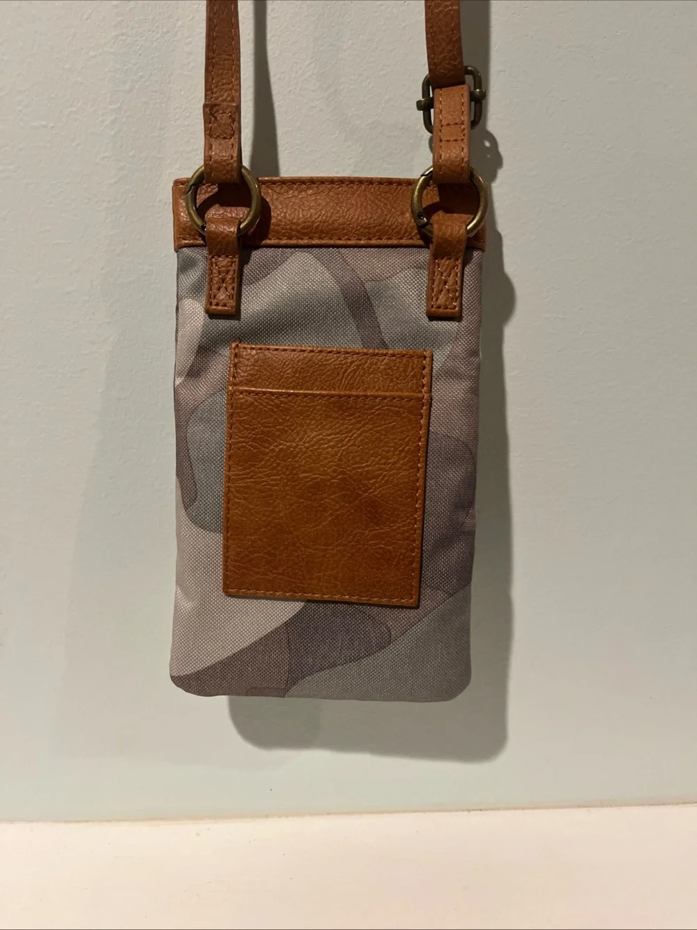 Thirty-One Dialed In Phone Purse Crossbody in Soft Camo